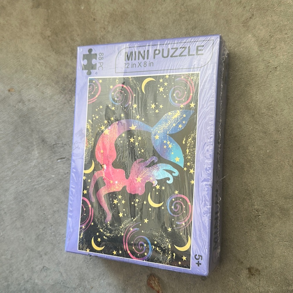 NEW Mini Puzzle 88PC - 12in x 8in